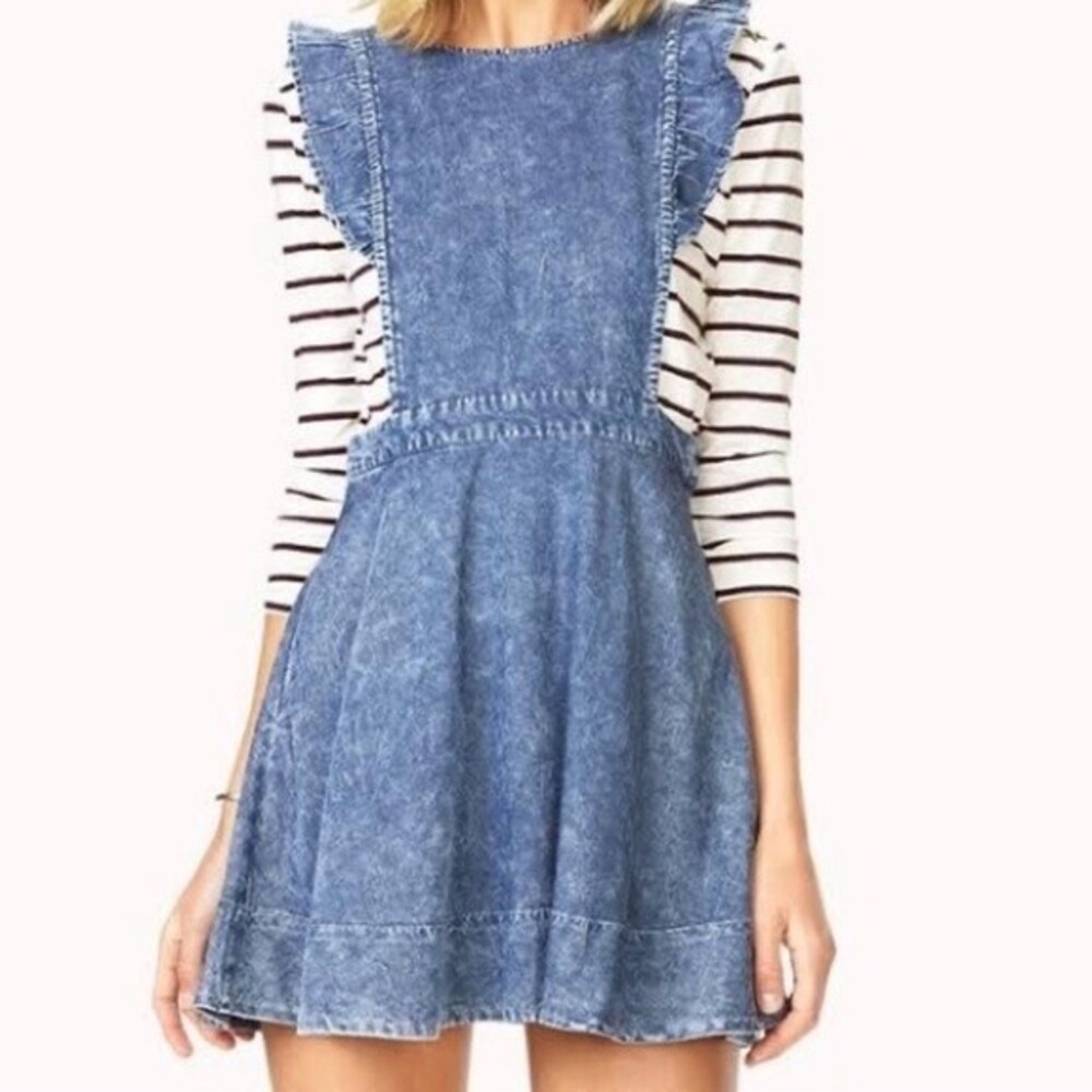 Forever 21 Denim Style Blue Pinafore Overalls Ruffle Strap Accent Size Medium